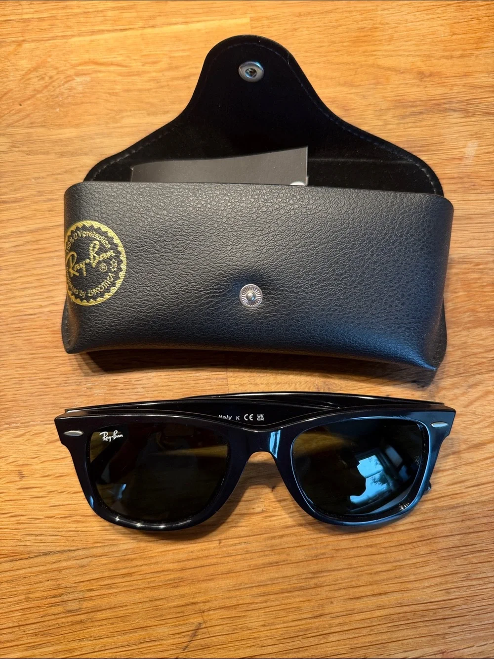 Ray-Ban Black Wayfarer Sunglasses with Black Case